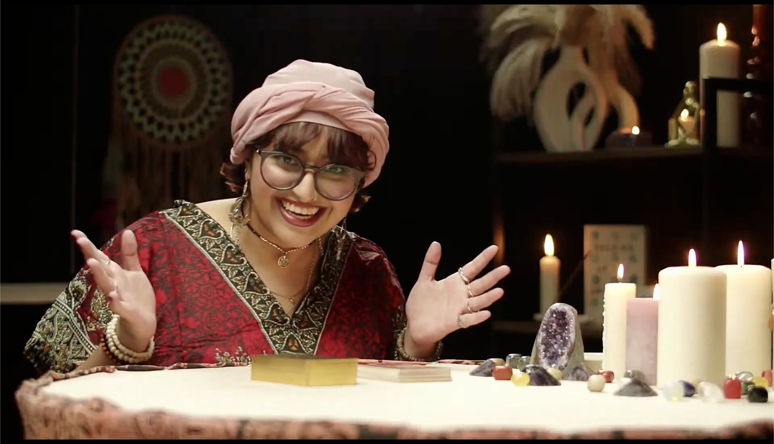 Tarot Typical Live Show: still 2