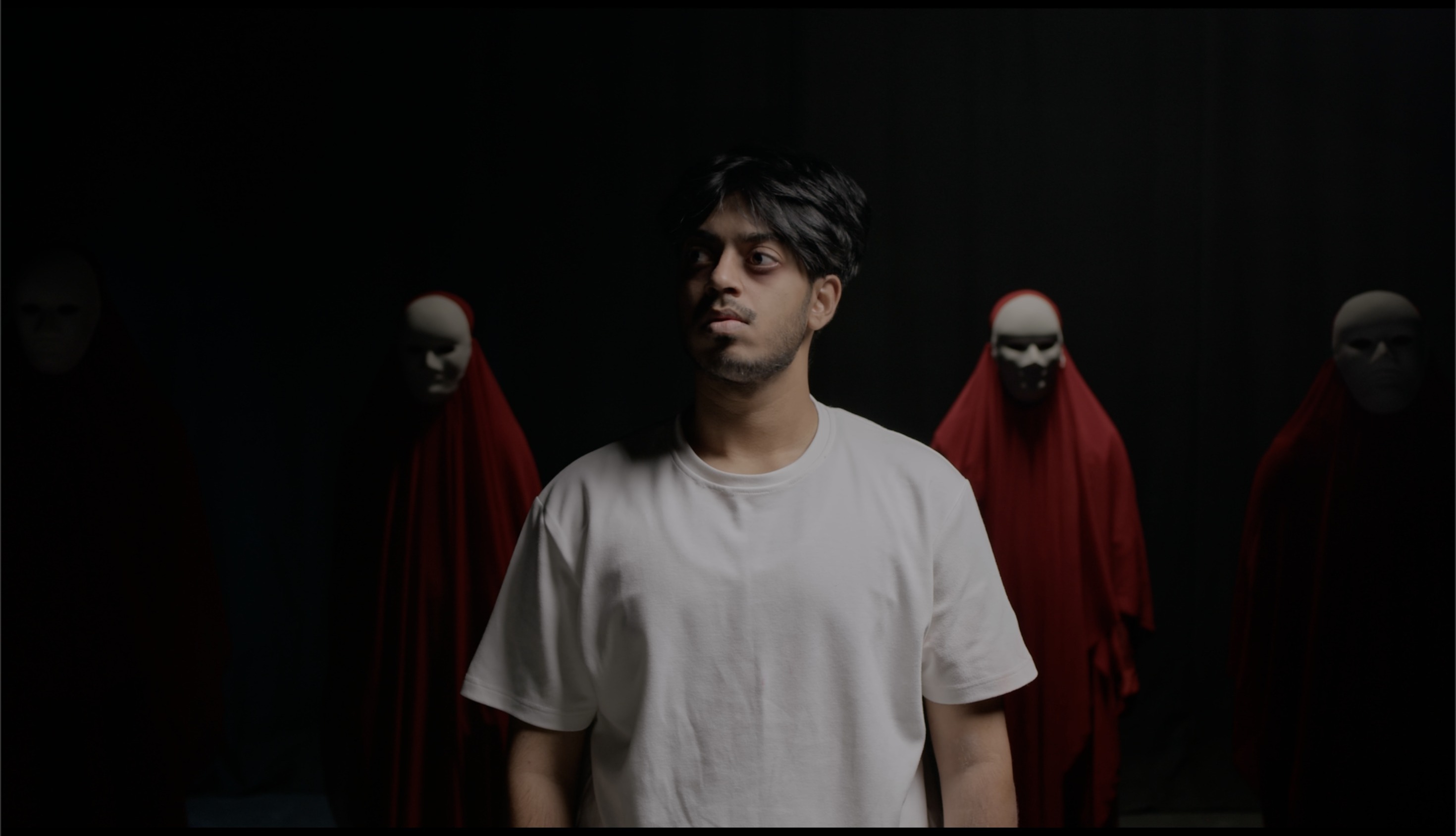 Kaise Main Batau: still 1