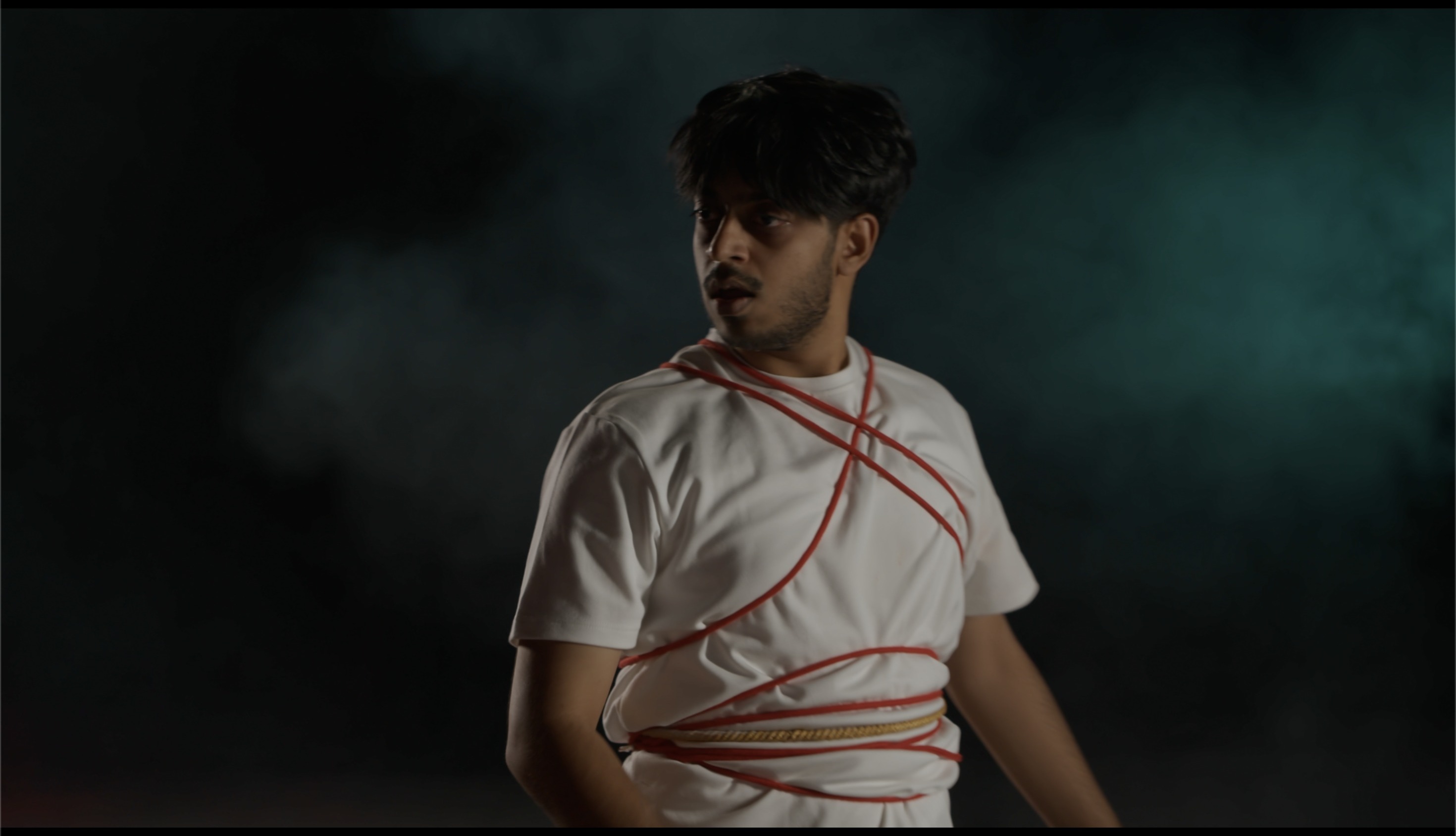 Kaise Main Batau: still 10